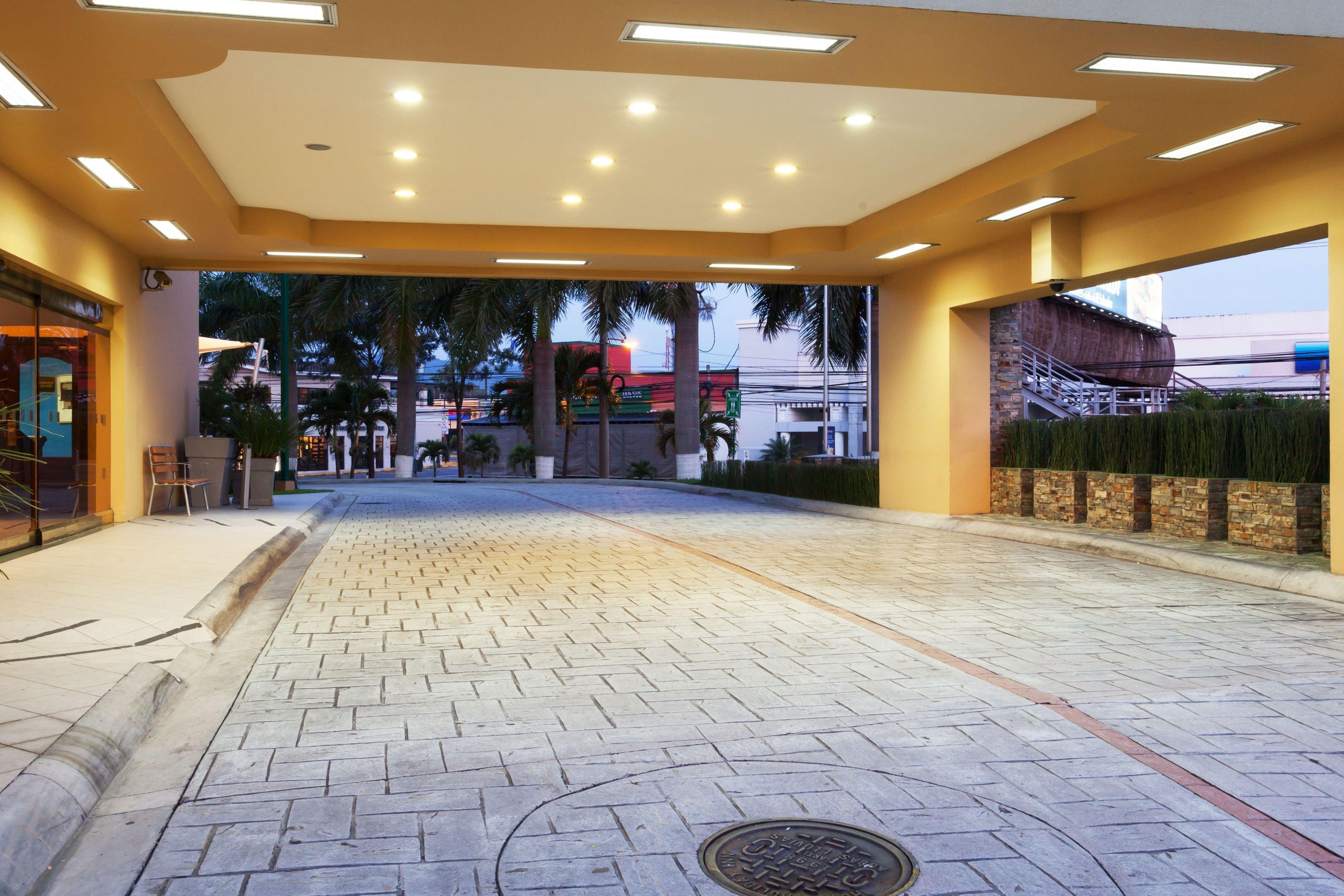 Holiday Inn San Salvador By Ihg Exterior foto